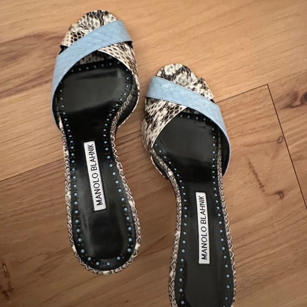 MANOLO BLAHNIK Mumbimu Bicolor Snakeskin Mule Sandals Size 5 NWB - Picture 5 of 7